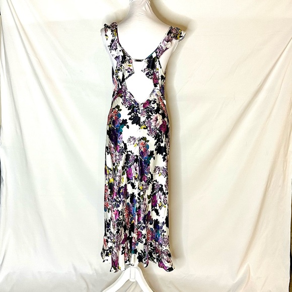 BEBE Floral Dress - Picture 3 of 8